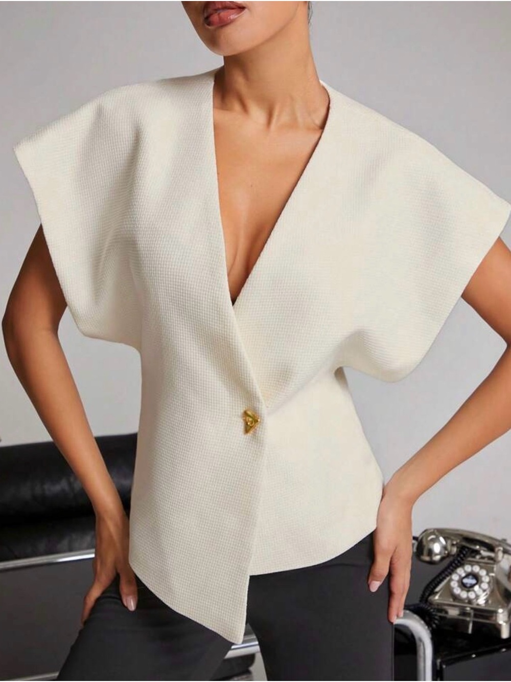 Elegant Cream V-Neck Short Sleeve Blouse with Gold Accent